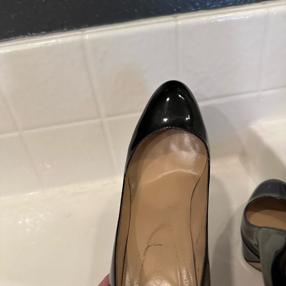 Black patent leather size 6 Sergio Rossi heels. Very used - Picture 5 of 7